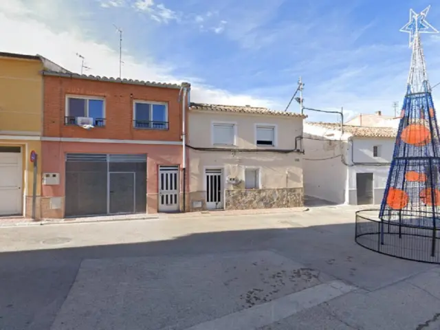 Casa en venta en Calle Cl Moto Del, Número 66 en Caudete por 47,000 €